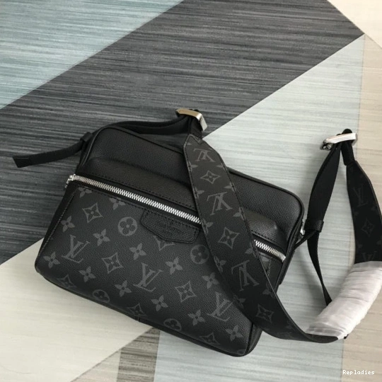 Fake Louis Bags MESSENGER LOUIS VUITTON OUTDOOR 0713